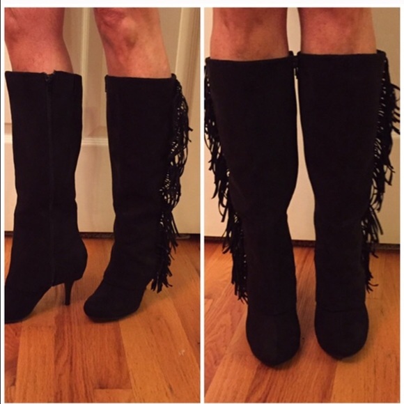 💕NWOB💕. CHIC FRINGE BOOTS - Picture 2 of 4